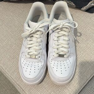 White Nike Air Force 1 Women’s Size 9